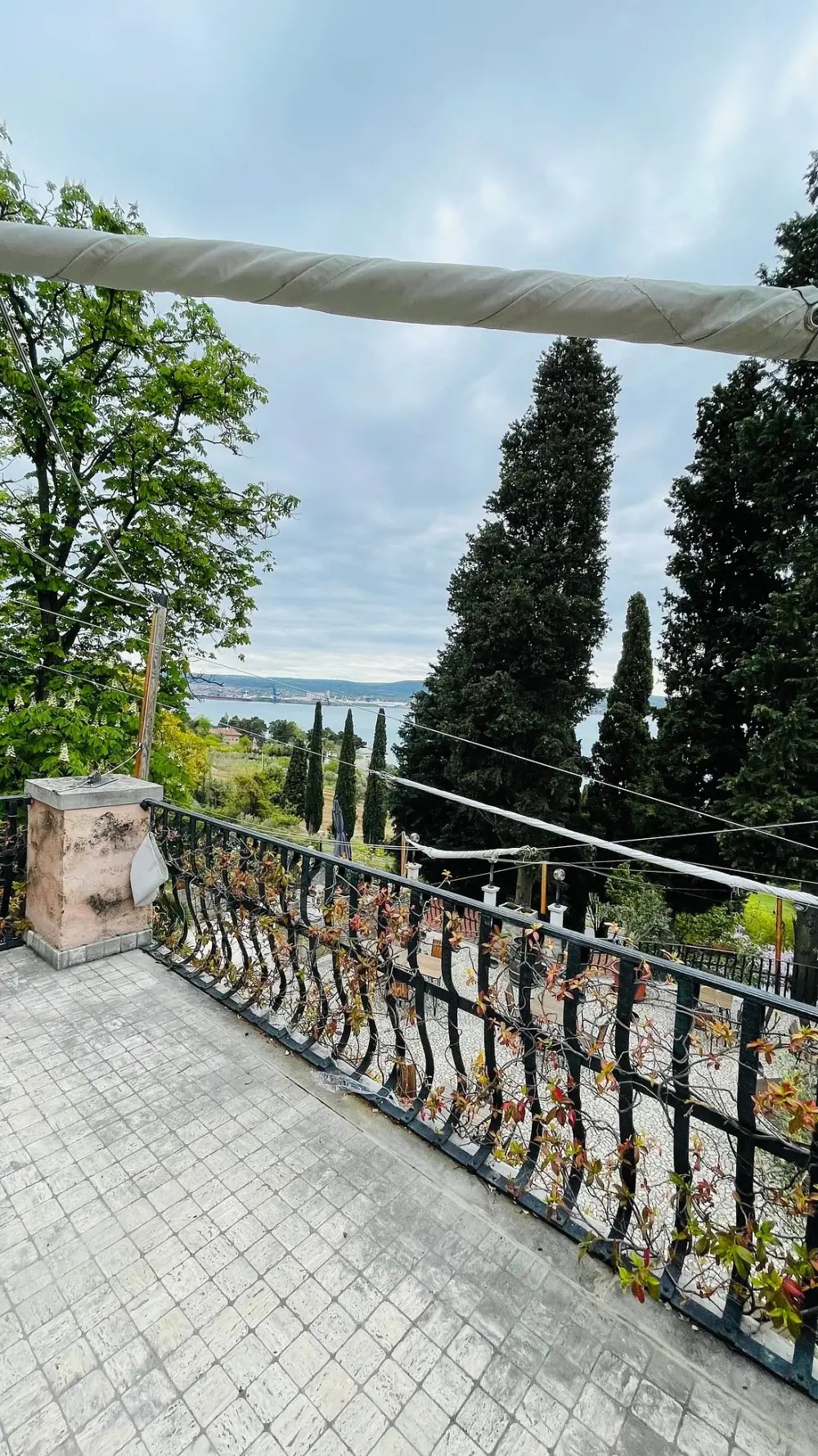 Razgled na zaliv