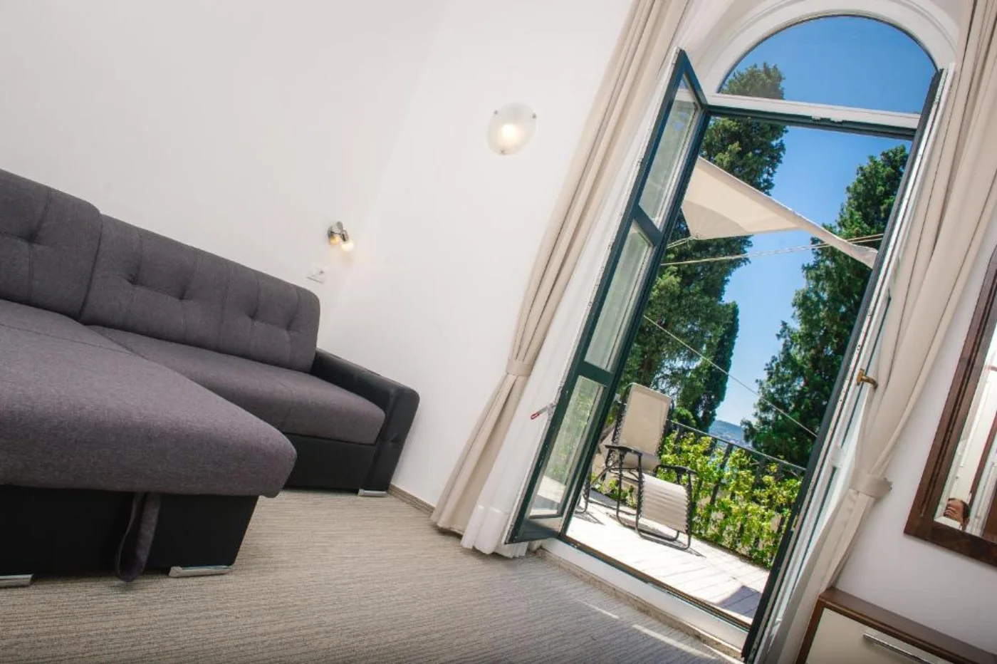 Sea-view room – Villa Andor