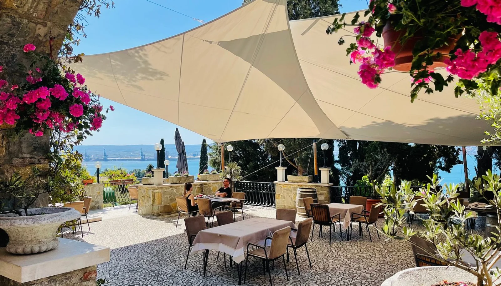 Terasa Villa Andor s pogledom na morje